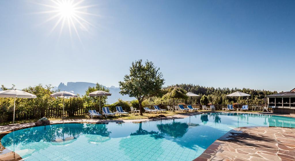 Hotel Lichtenstern โซปราบอลซาโน ภายนอก รูปภาพ