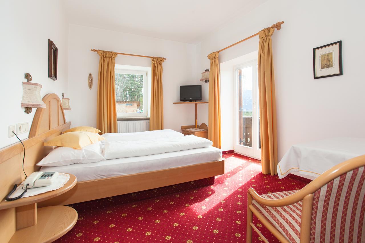 Hotel Lichtenstern โซปราบอลซาโน ภายนอก รูปภาพ
