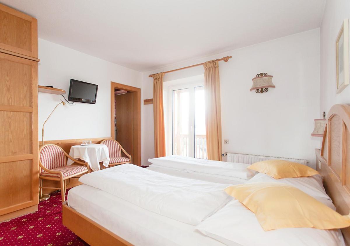 Hotel Lichtenstern โซปราบอลซาโน ภายนอก รูปภาพ