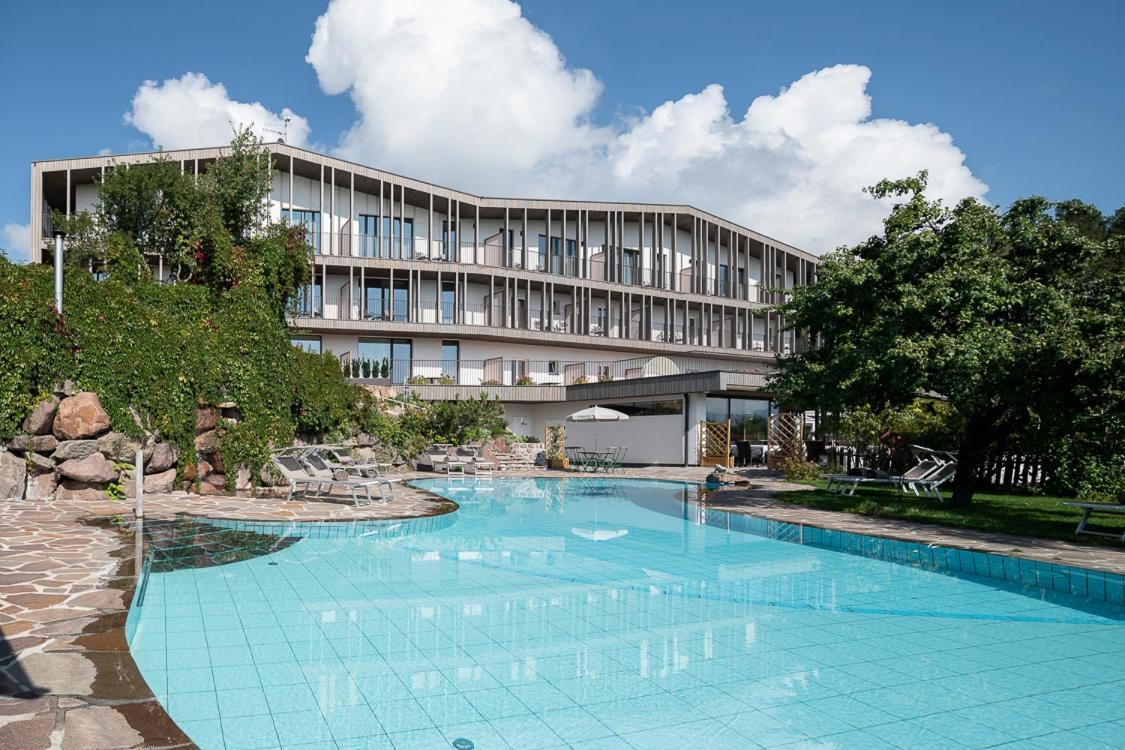 Hotel Lichtenstern โซปราบอลซาโน ภายนอก รูปภาพ